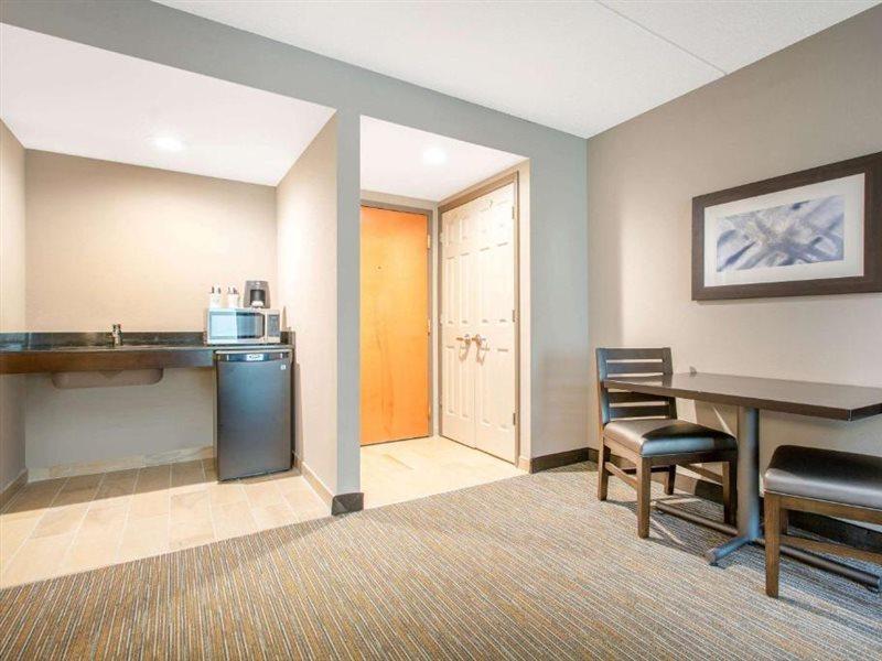 La Quinta Inn & Suites By Wyndham Mooresville Exteriör bild