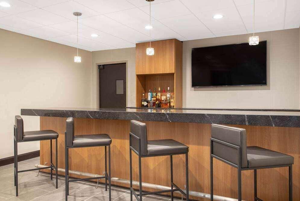 La Quinta Inn & Suites By Wyndham Mooresville Restaurang bild
