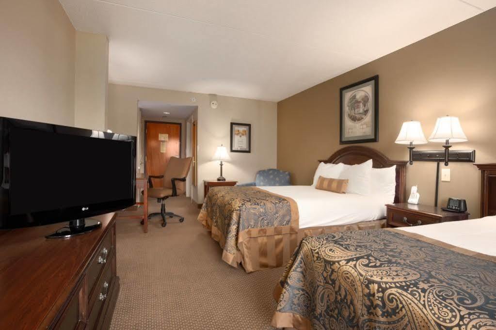 La Quinta Inn & Suites By Wyndham Mooresville Exteriör bild