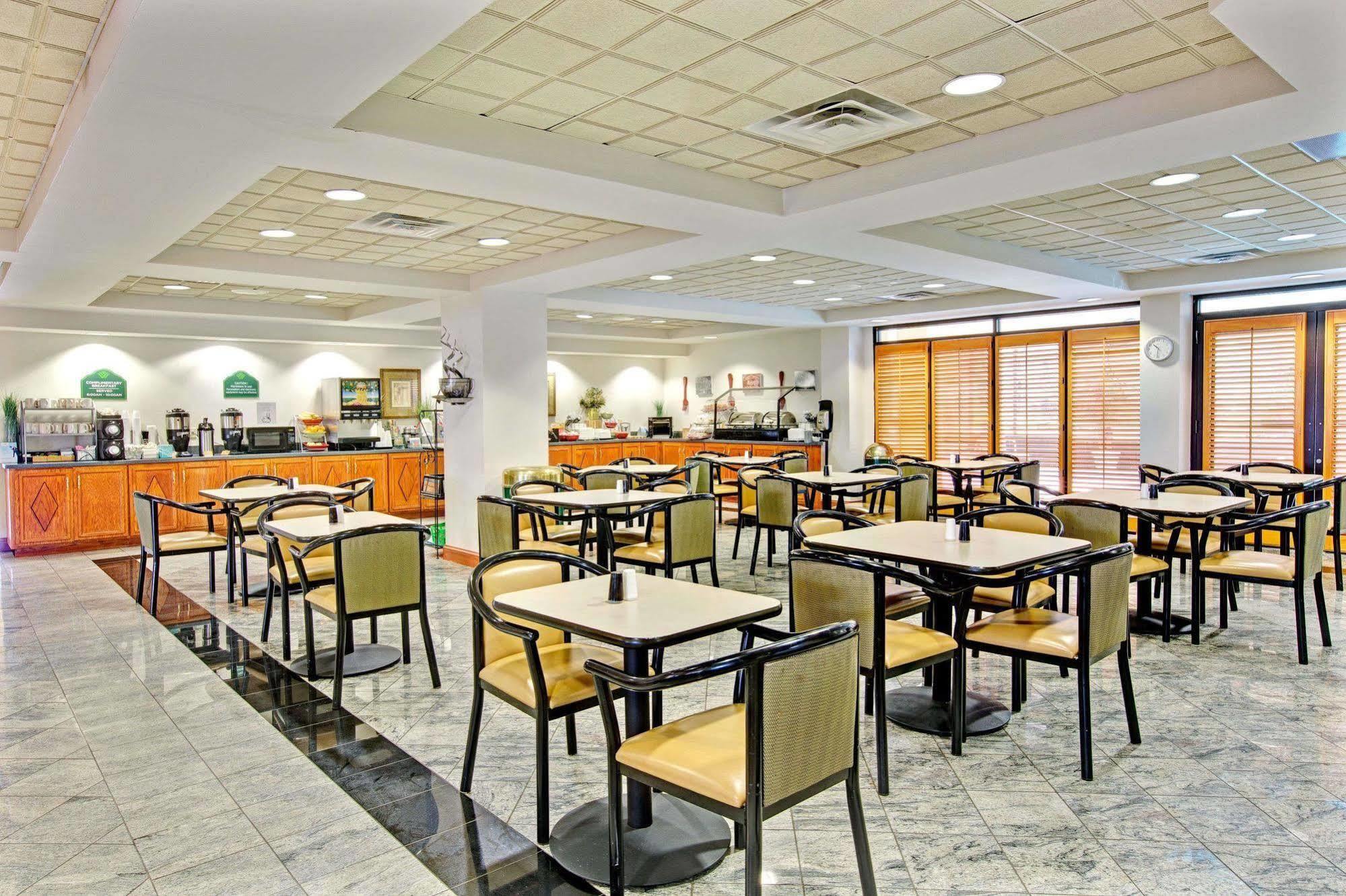 La Quinta Inn & Suites By Wyndham Mooresville Exteriör bild