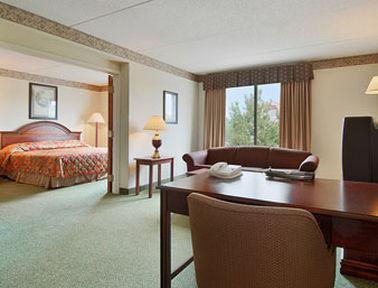 La Quinta Inn & Suites By Wyndham Mooresville Rum bild